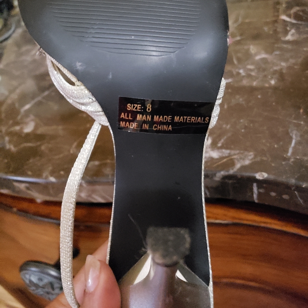 Heels - Picture 6 of 6